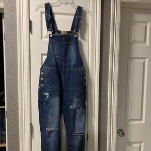 NWT women’s distressed denim overalls